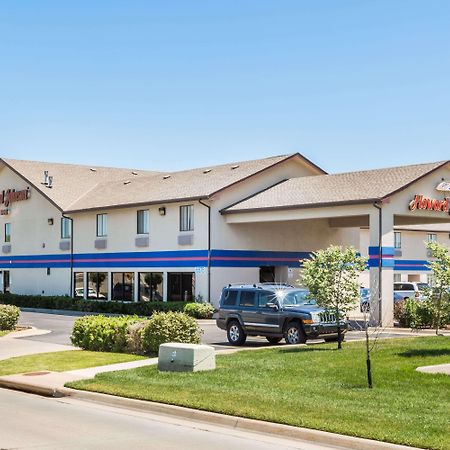 Howard Johnson By Wyndham Wichita Airport Exteriér fotografie