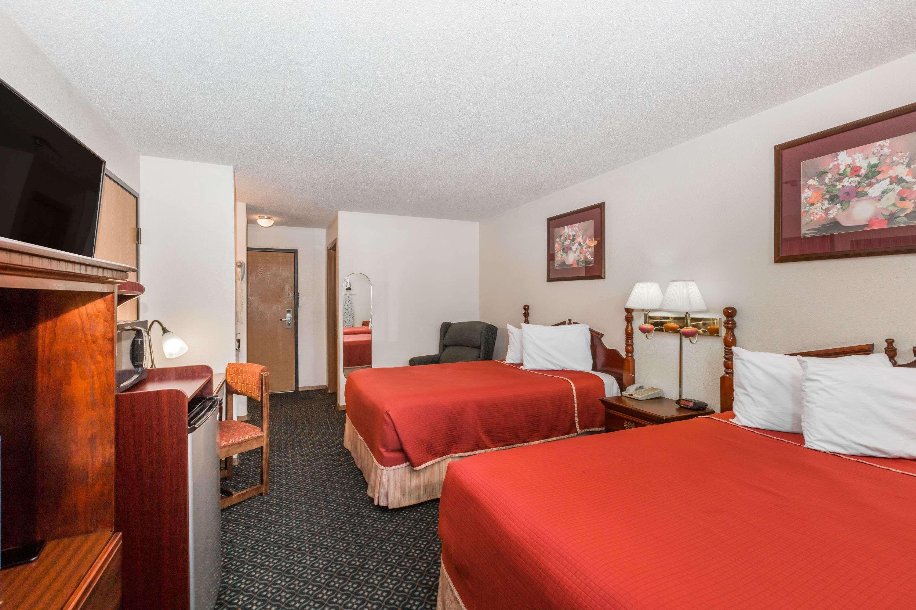 Howard Johnson By Wyndham Wichita Airport Exteriér fotografie