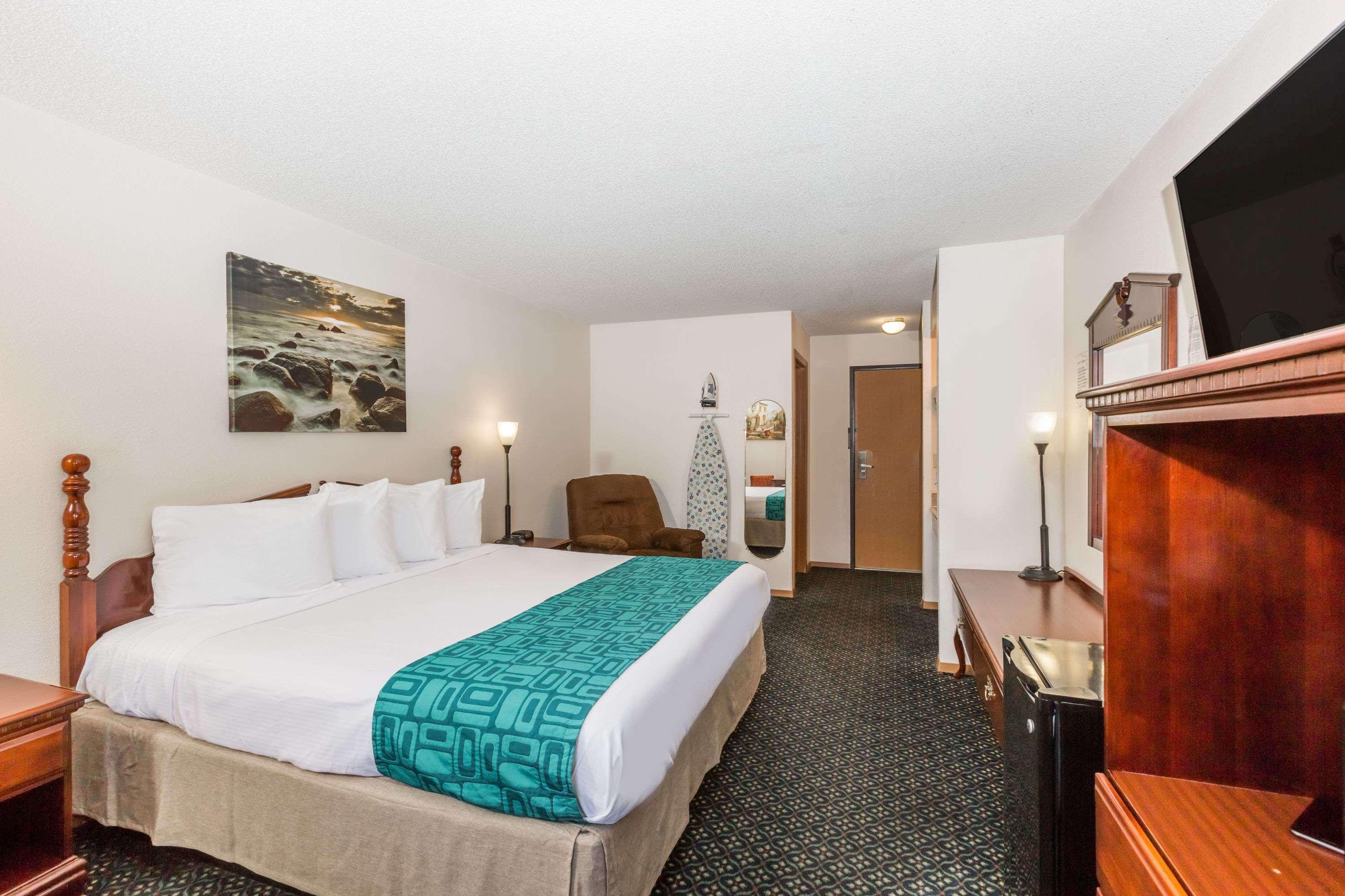 Howard Johnson By Wyndham Wichita Airport Exteriér fotografie