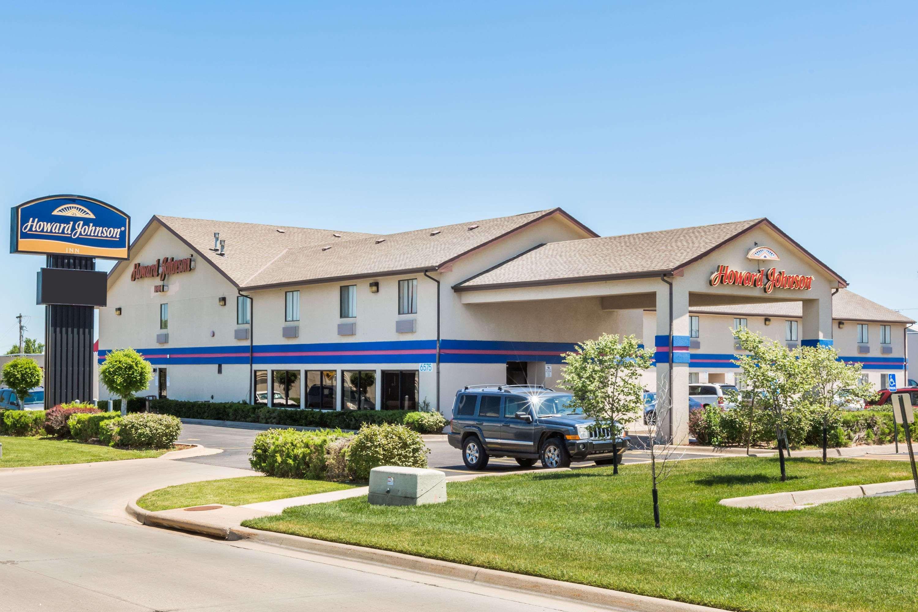 Howard Johnson By Wyndham Wichita Airport Exteriér fotografie